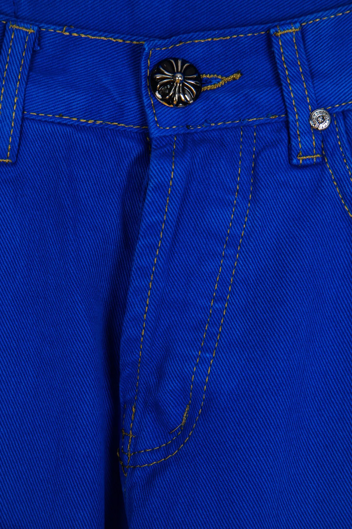 P270 Top version CH Chromehearts 2025 new London limited edition double blue cross patchwork leather jeans. Jeans. Top ceiling quality. Styles with different washed textures, very friendly to people with thin legs and thick legs. The straight and loose version is very flattering to the leg shape. Moderate length that never goes out of style, easy and casual to match, basic styling for various styles, a must-have in the wardrobe! The fabric is stiff but also makes the upper body soft without losing texture. The washing process is even more perfect. It is a must-have item for everyone! ! ! Washed wheat, hang tag, pants label, three labels complete Color: blue Size: 28, 30, 32, 34